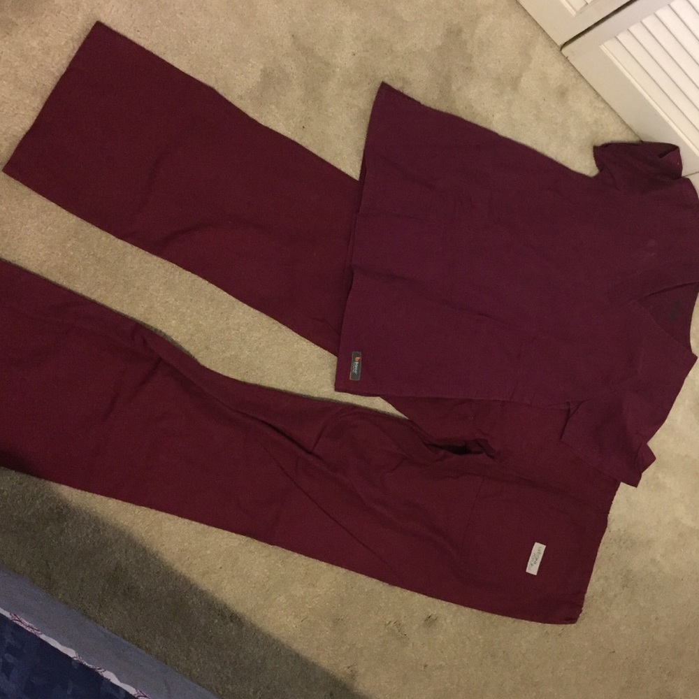 Xxs ICU by Barco and Urbane Scrub set maroon